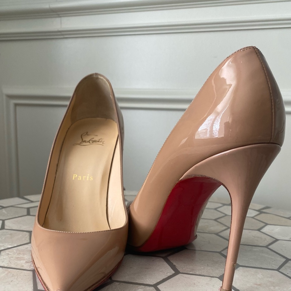CHRISTIAN LOUBOUTIN  Patent Leather Pointed-Toe Pumps Size: 8 | IT 38